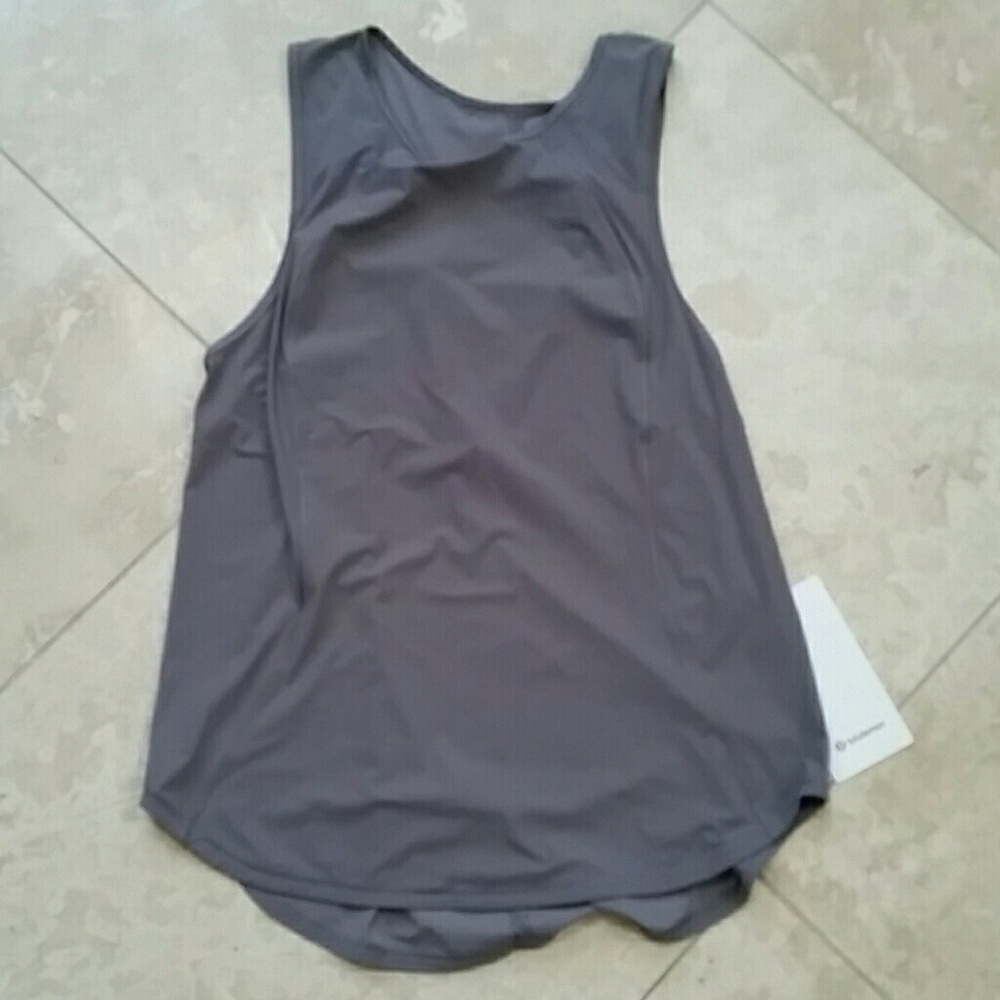 NWT LULULEMON  SCULP TANK